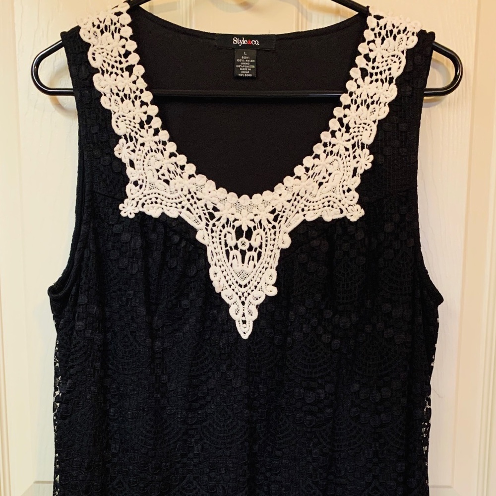 Large black/cream lace short dress